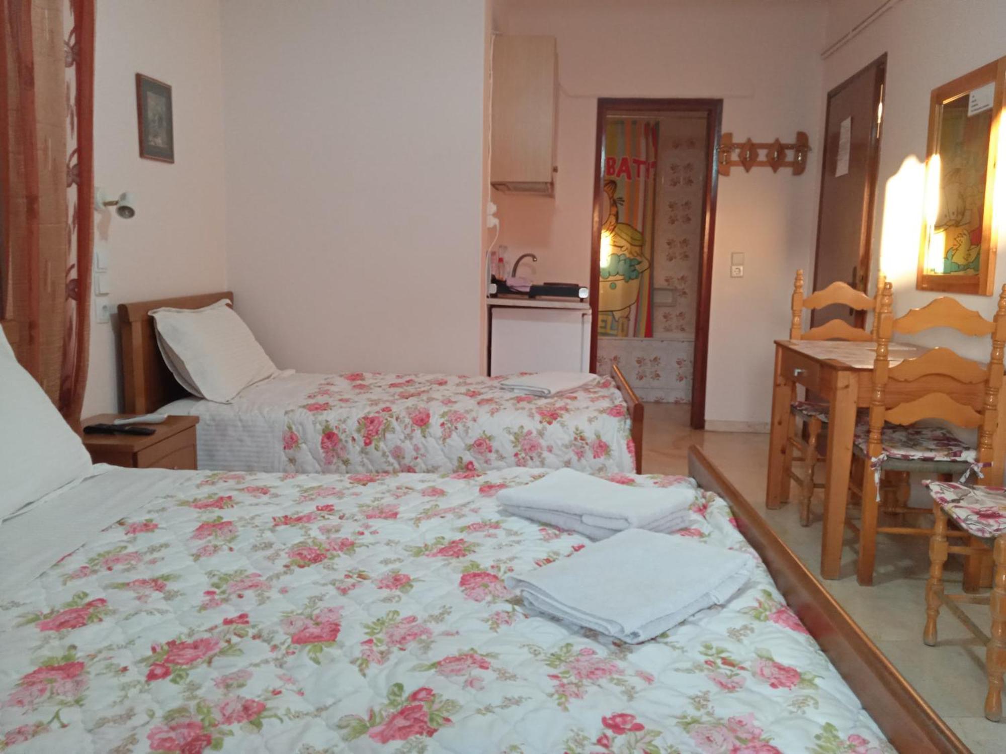 Dimitra Pentaliou Rooms Kamena Vourla Ruang foto