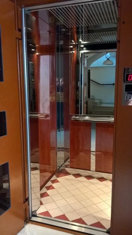 Dimitra Pentaliou Rooms Kamena Vourla Bagian luar foto